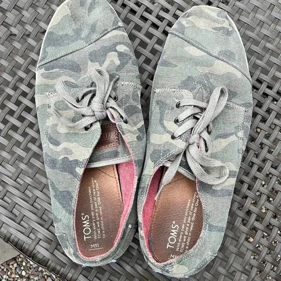 Toms | Shoes | Toms Camo Canvas Shoes | Poshmark display picture 2